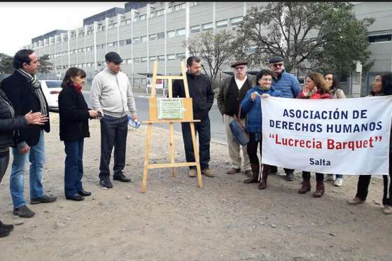 Baldosas por la memoria y capacitación por las víctimas del terrorismo de Estado