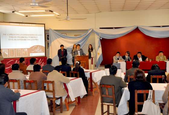 El ministro Posadas abrió en Chicoana el 3° Cabildo de Intendentes 