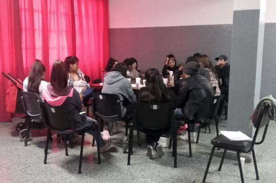 Continúa el ciclo de “Escucha y participación para adolescentes”
