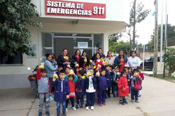 Niños de la escuela San Isidro Labrador visitaron el edificio del 9-1-1 de la ciudad de Tartagal