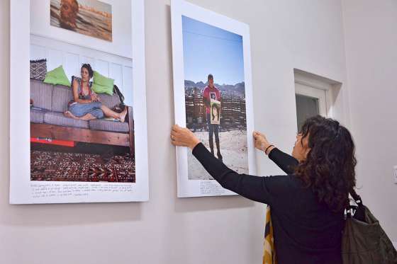 “Guerreras”: una muestra fotográfica que comparte el testimonio de mujeres que sufrieron violencia