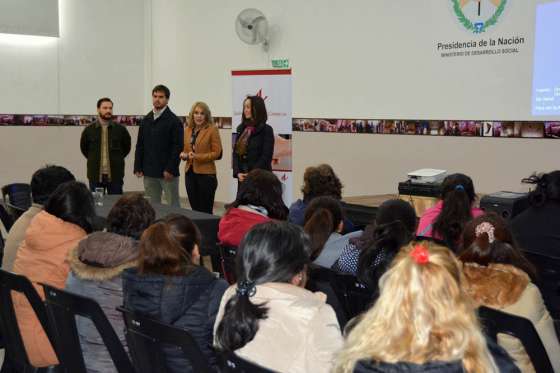 Más de cien mujeres fueron capacitadas para desarrollar planes de negocio