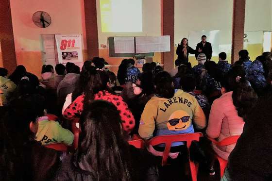 Alumnos de la escuela Mariano Moreno de La Merced fueron capacitados en el buen uso del 9-1-1