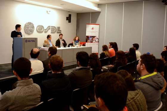 Se brindó asesoramiento profesional a estudiantes avanzados de las universidades locales