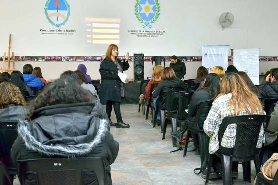 Gobierno y Sedronar capacitan a docentes sobre consumos problemáticos en el ámbito educativo
