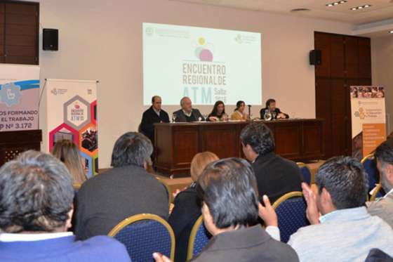 En Salta se realiza el Primer Encuentro de docentes instructores de Aulas Talleres Móviles del NOA