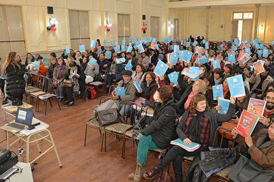Docentes de 57 colegios se capacitarán en prevención del embarazo no intencional en la adolescencia