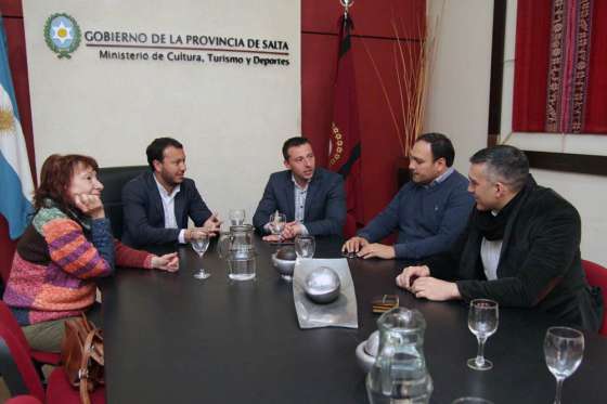 Ahora se podrá dar el sí en el Tren a las Nubes, Centro Cultural América y el teleférico