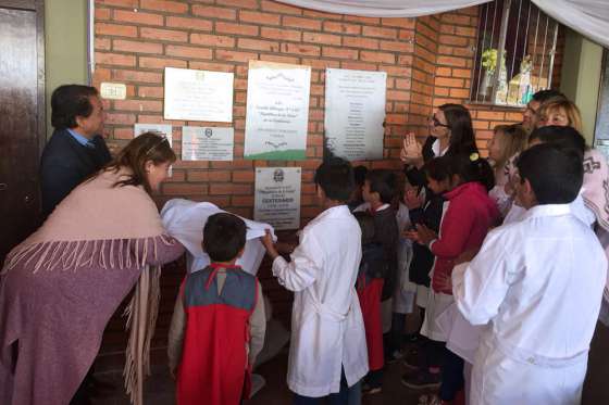 La escuela albergue República de la India del paraje El Bordo celebró su centenario