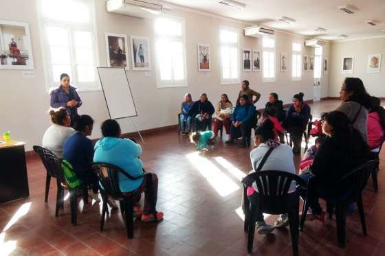Mujeres de Atocha recorrieron la muestra “Guerreras”