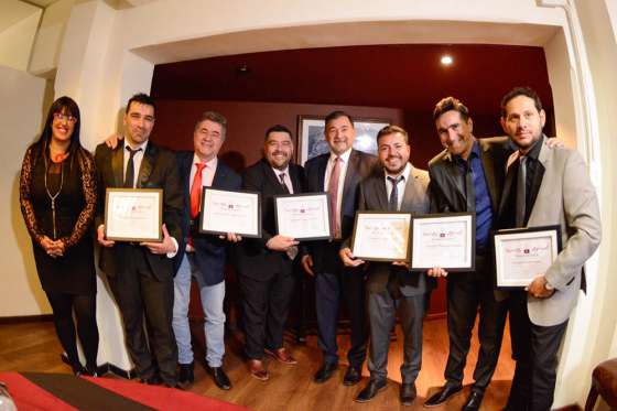 Reconocieron a Guitarreros por sus 10 años de trayectoria artística