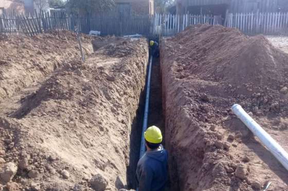 Avanzan las obras de agua y cloaca en Rivadavia Banda Sur