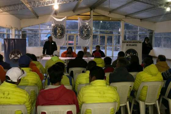 Automovilismo: Exitosa charla de seguridad para los auxiliares de pista