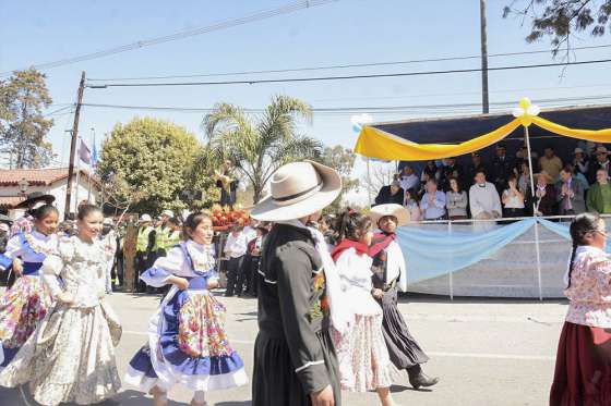Miguel Isa acompañó a miles de vecinos de Vaqueros en su celebración patronal