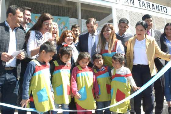 La Provincia inauguró escuelas de Nivel Inicial en Hipólito Yrigoyen y Orán