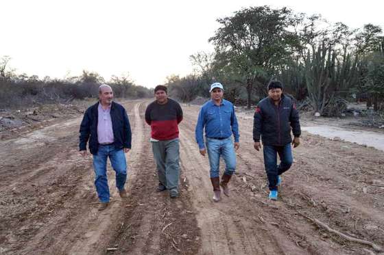 Vialidad realiza la apertura de calles en la nueva locación de la comunidad de La Curvita