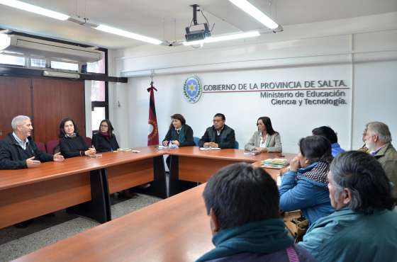 La Ministra de Educación se reunió con integrantes del consejo Wichí Lhämtes