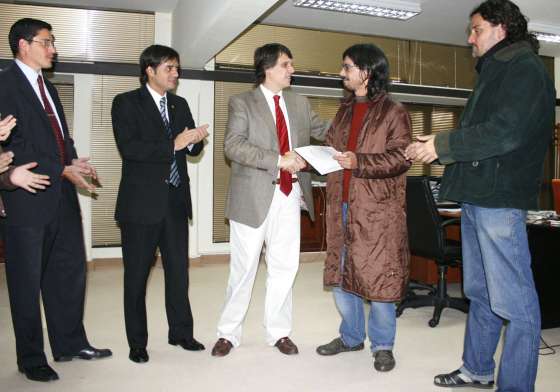 Kosiner entregó personería jurídica a músicos independientes