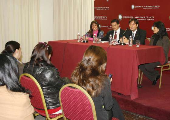 Se lanzó el concurso de fotografía y relatos breves del Bicentenario