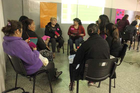 Organizan espacios de reflexión y fortalecimiento de la crianza en los barrios Miguel Ortiz y Constitución