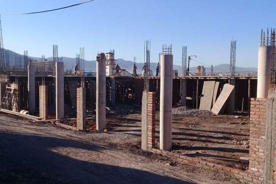 En barrio 20 de Febrero se construye el nuevo edificio para el colegio secundario N° 5026