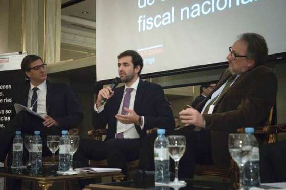 El ministro Estrada habló con inversores sobre la proyección financiera de la provincia