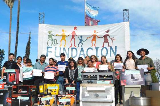 Emprendedores de Coronel Moldes recibieron herramientas para sus talleres familiares