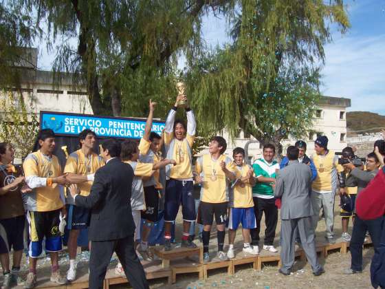 Japón, campeón del primer mundial de fútbol jugado en la cárcel