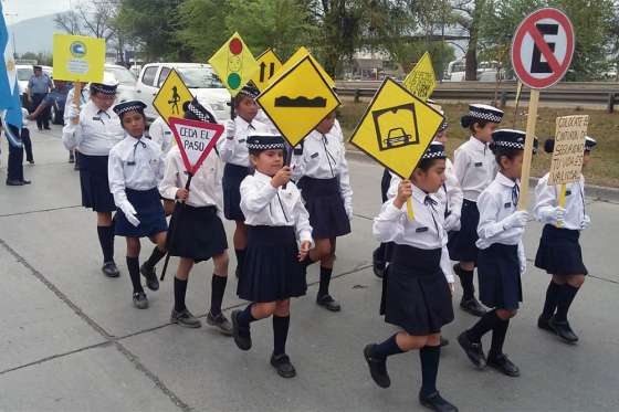 Seguridad conformó nuevos cuerpos infantiles de Policía