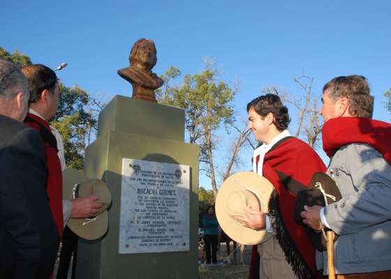 Urtubey encabezó los actos en homenaje al general Güemes