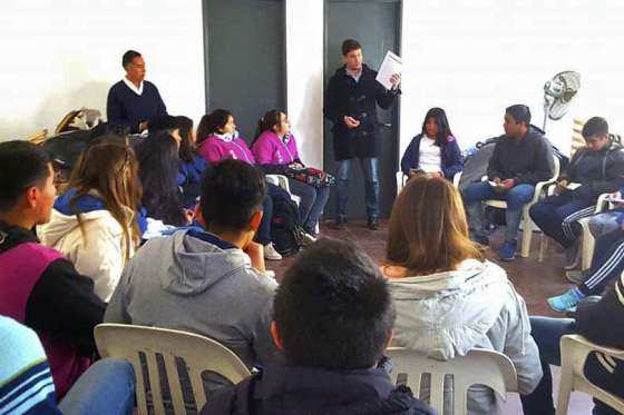 Proyecto de ley promueve la creación de centros de estudiantes