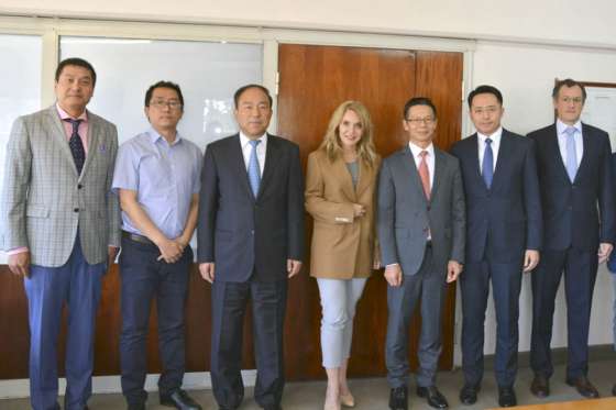 La ministra Paula Bibini se reunió con directivos de una empresa de capitales chinos