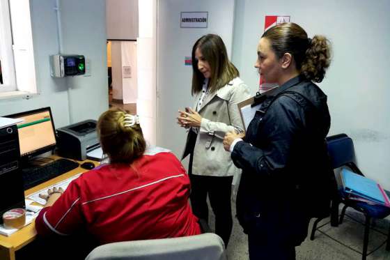 Supervisan la entrega de turnos protegidos en los Centros de Salud