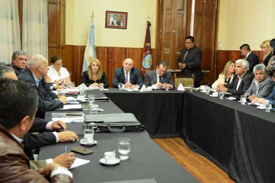 La ministra Bibini se reunió con senadores departamentales