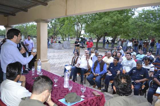 El ministro de Seguridad se reunió con las comunidades originarias y criollas de Santa Victoria Este