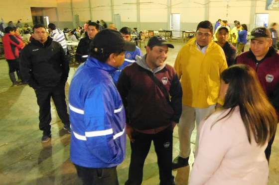 El Gobierno asiste a más de 400 evacuados de Apolinario Saravia, Pizarro y Burela