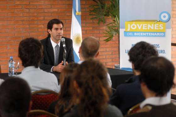 El Gobernador disertó en Buenos Aires ante jóvenes universitarios