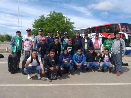Los campeones de Fútbol de los Barrios disfrutan su premio en Córdoba
