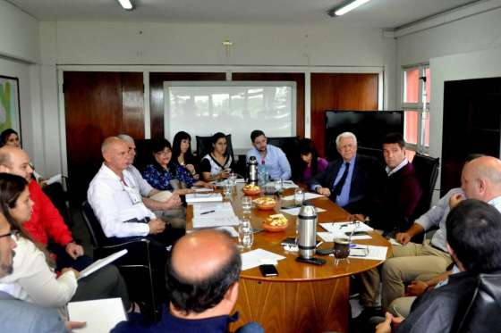 Coordinan acciones para fortalecer las actividades agropecuarias e industriales en la provincia