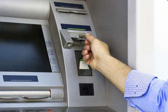 Empleados de la Administración Pública Provincial cobrarán hoy el sueldo de octubre