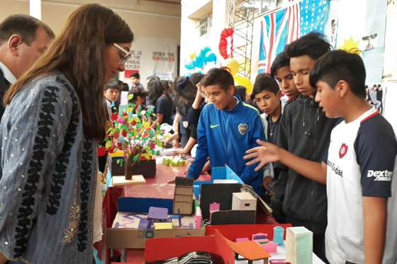 El colegio Arturo Ilia presentó la muestra anual de inglés