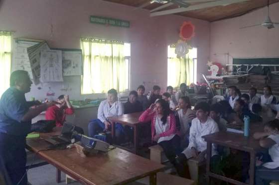 Seguridad capacitó sobre uso responsable de redes sociales en escuelas