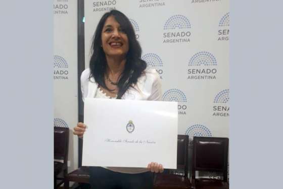 Andrea Morales fue distinguida con el premio Lola Mora