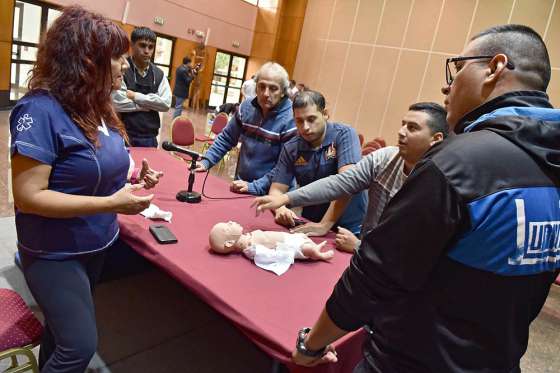 Alumnos de 20 escuelas de zona sur aprendieron reanimación cardiopulmonar