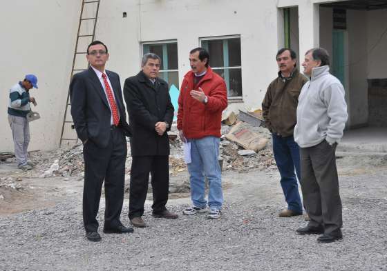 El ministro Chagra Dib recorrió la obra del Centro de Salud de la Madre y el Niño