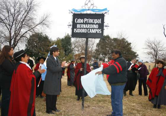 Inauguraron dos plazas en barrio Los Lapachos 