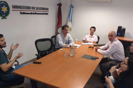 El Gobierno trabaja la accesibilidad del 911 para la comunidad sorda