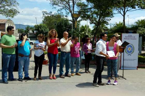 Emprendedores de Aguaray recibieron herramientas para sus talleres familiares