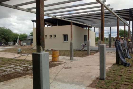 Construyen dos nuevos edificios escolares en Rivadavia Banda Sur