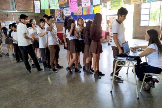 Saeta continúa con la renovación de Pase Libre en colegios de Capital